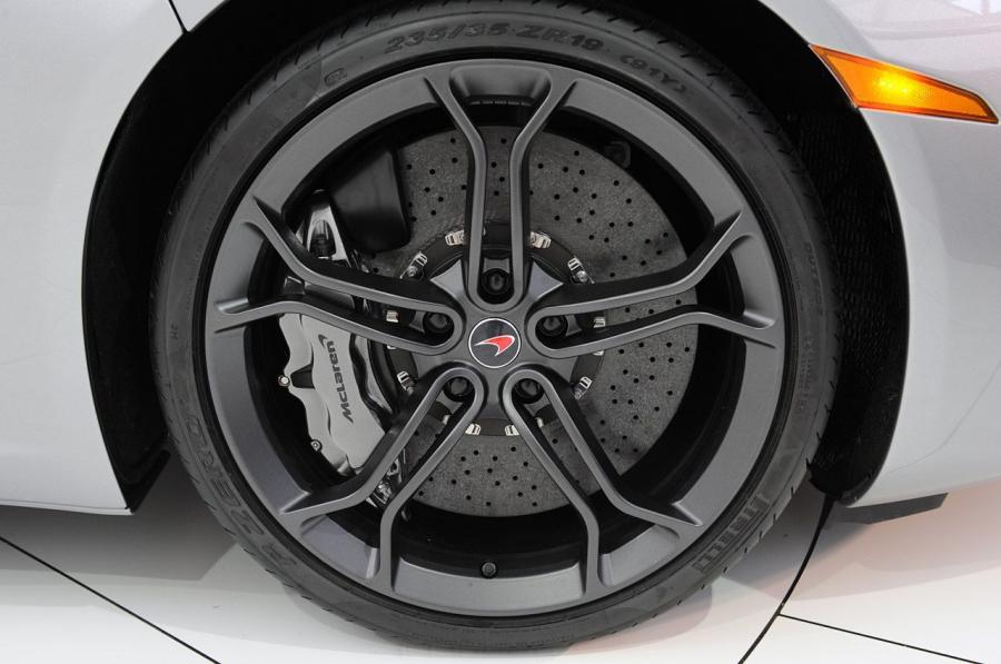  McLaren MP4-12C 2012 года  (фото 86 из 129)